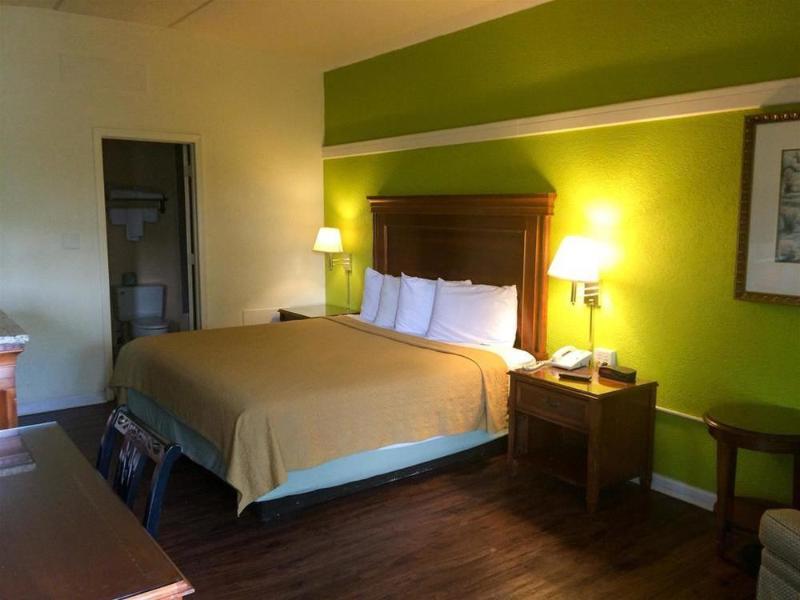 Hotel M - Wvu Area 3*